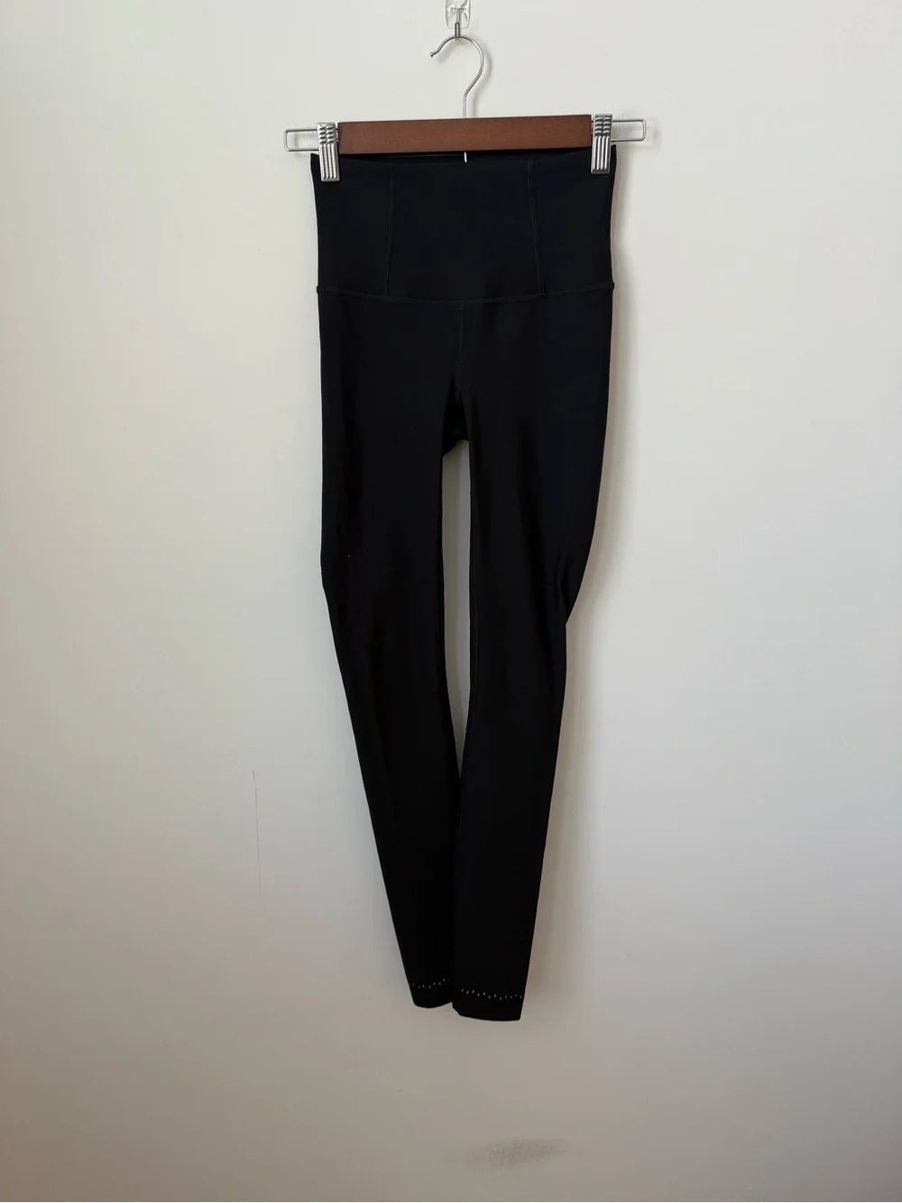 Lululemon Zoned In Tight 27” Black Size 2